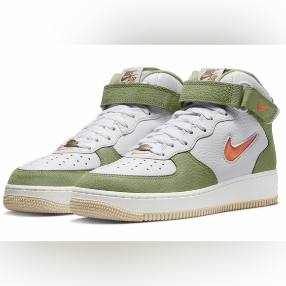 Nike Air Men's Athletic Shoes - White, Green, and Orange - Picture 2 of 5